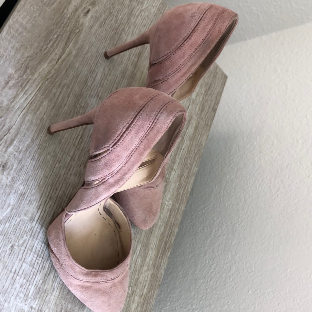 Enzo Angolini light pink suede heels